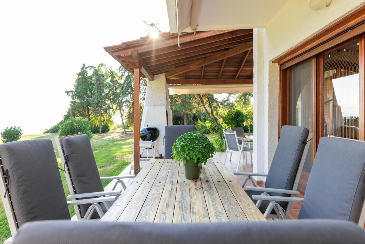 Luna Villa Private Beach Néa Iráklia Exterior foto
