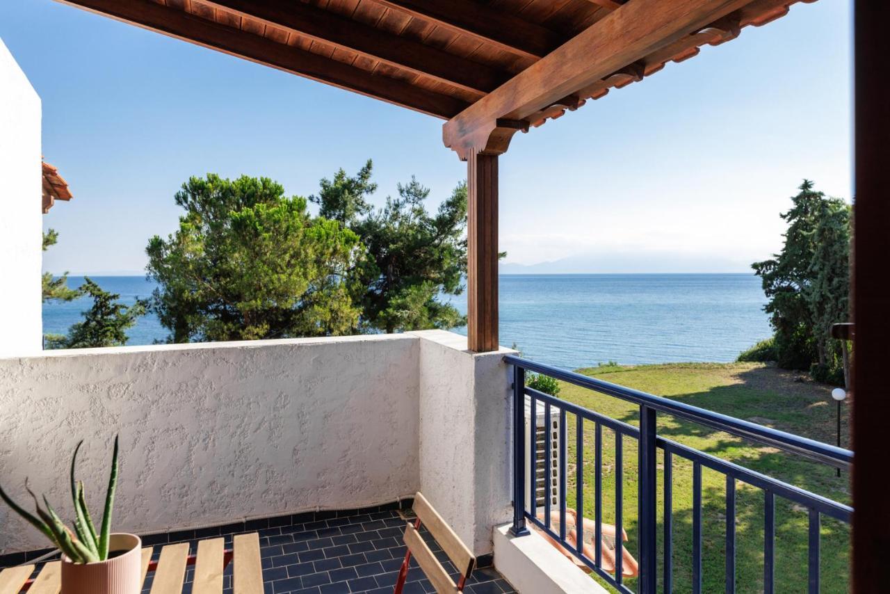 Luna Villa Private Beach Néa Iráklia Exterior foto