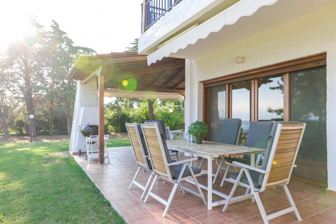 Luna Villa Private Beach Néa Iráklia Exterior foto